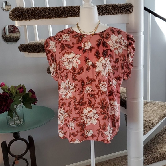 Loft Top - Picture 2 of 11